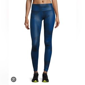 ALO airbrush blue camo leggings